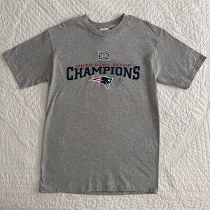 NWT New England Patriots Super Bowl XXXVIII Champions NFL Graphic Tee T-Shirt
